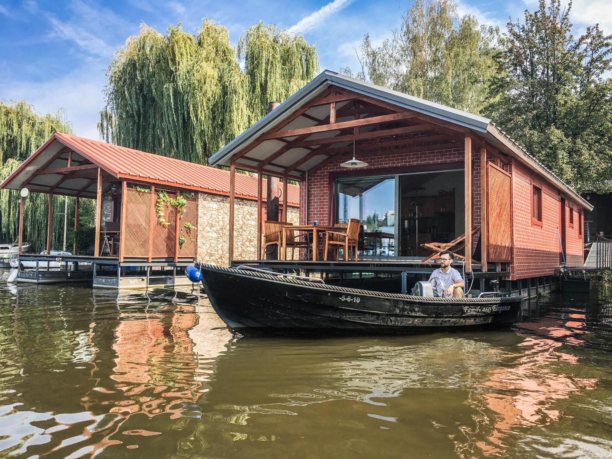 Отель Houseboat Benjamin - Houseboats Benjamin & Franklin Прага Экстерьер фото